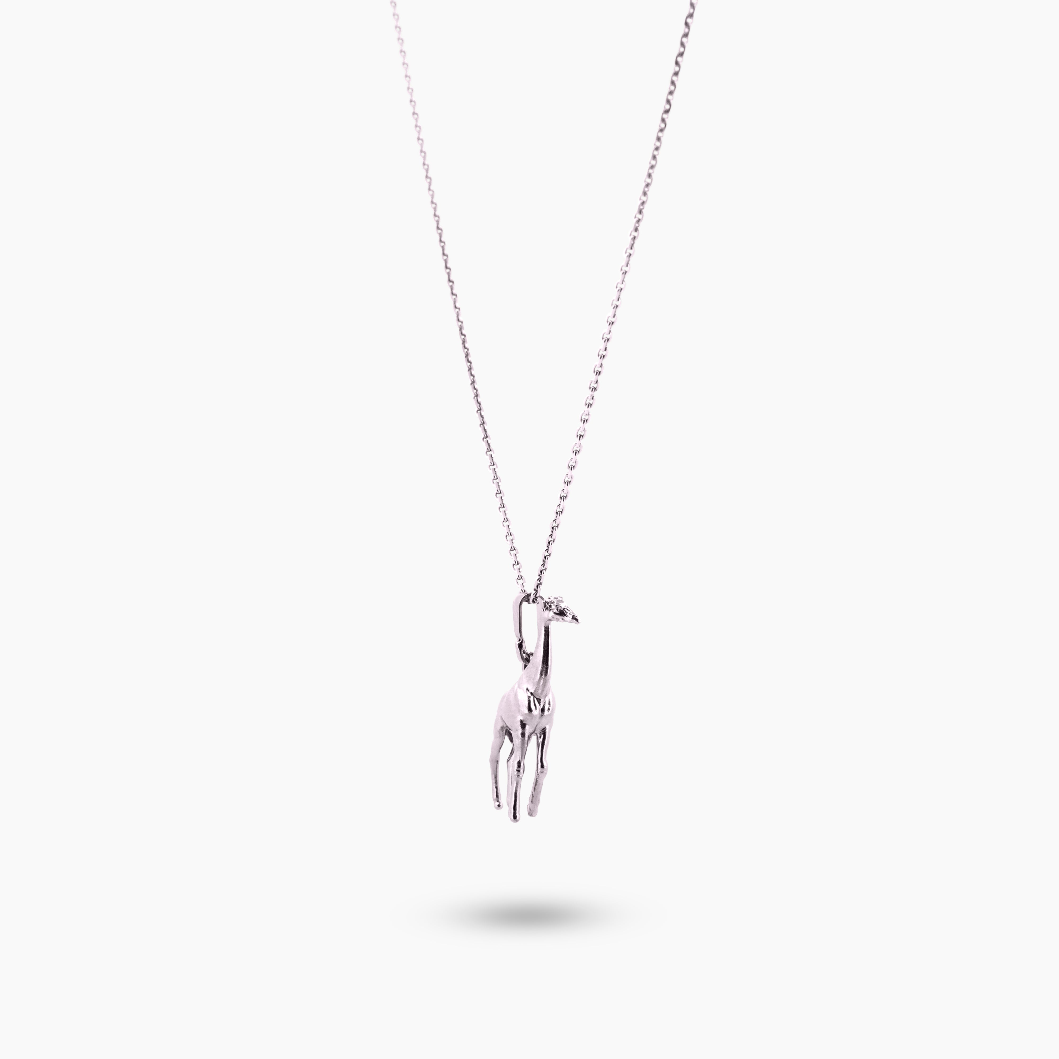 pinchme bedel giraf hanger aan een ketting – sierlijk gepresenteerd