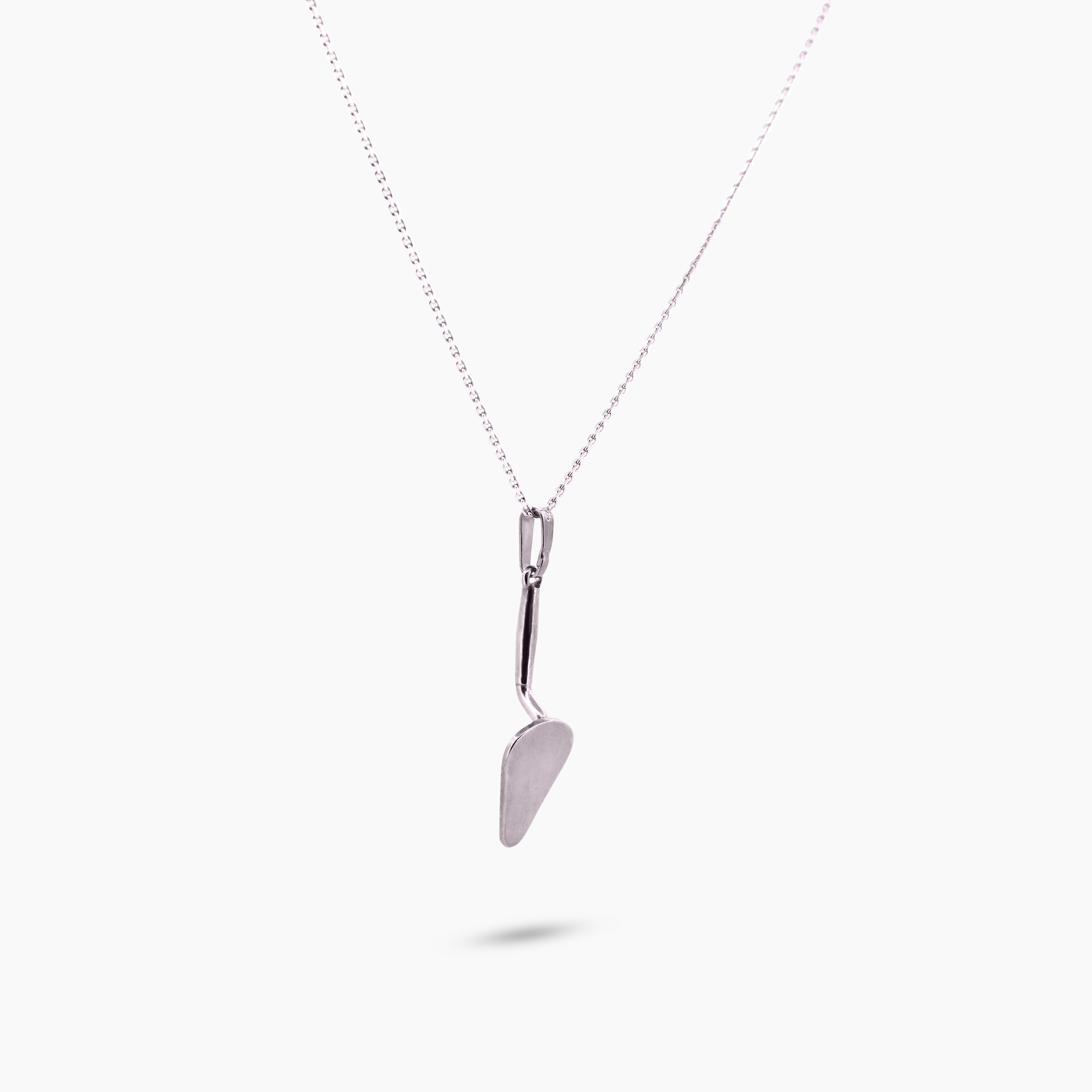 Pinchme bedel troffel hanger aan ketting – strak en minimalistisch