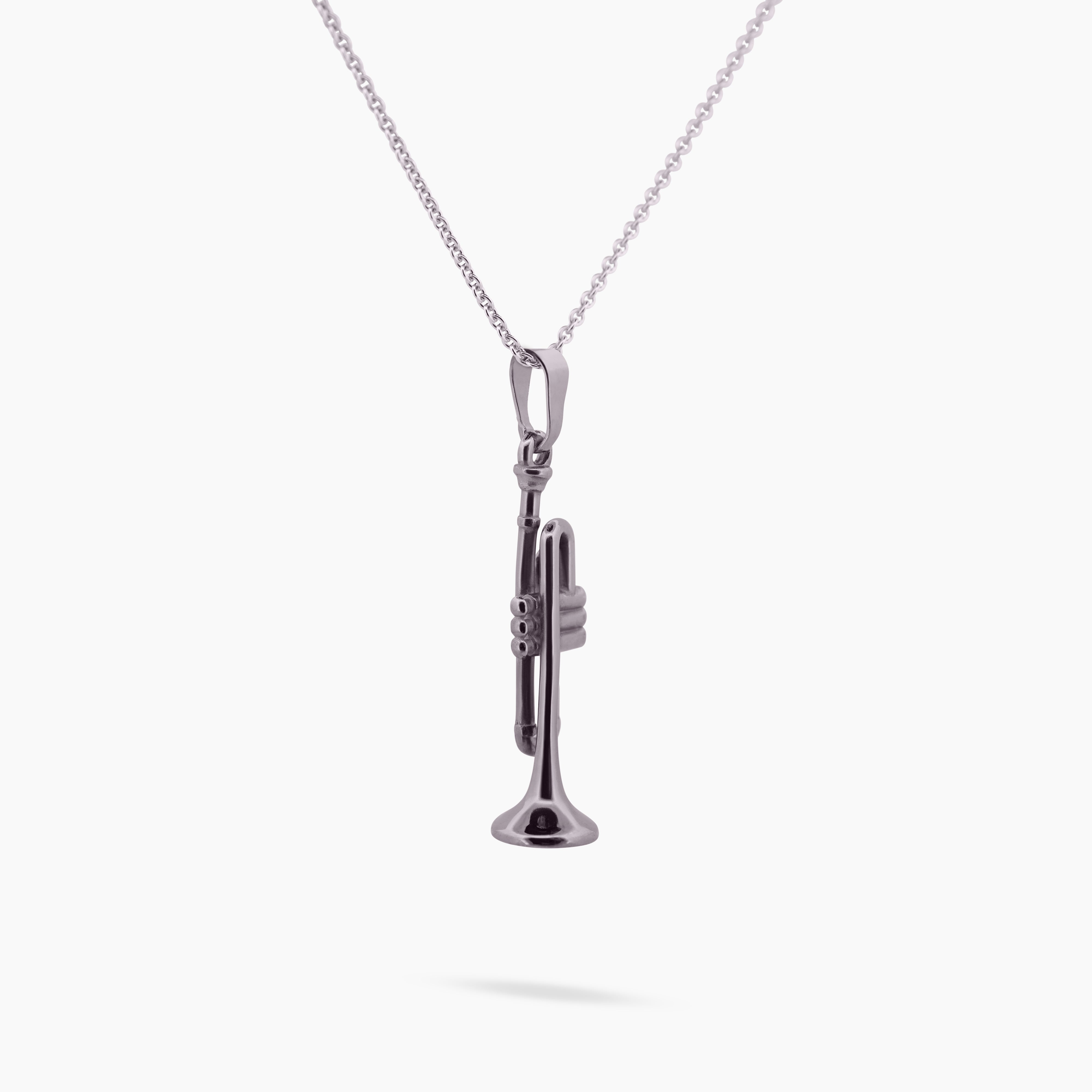 Trompet hanger aan ketting – stijlvol en muzikaal gepresenteerd