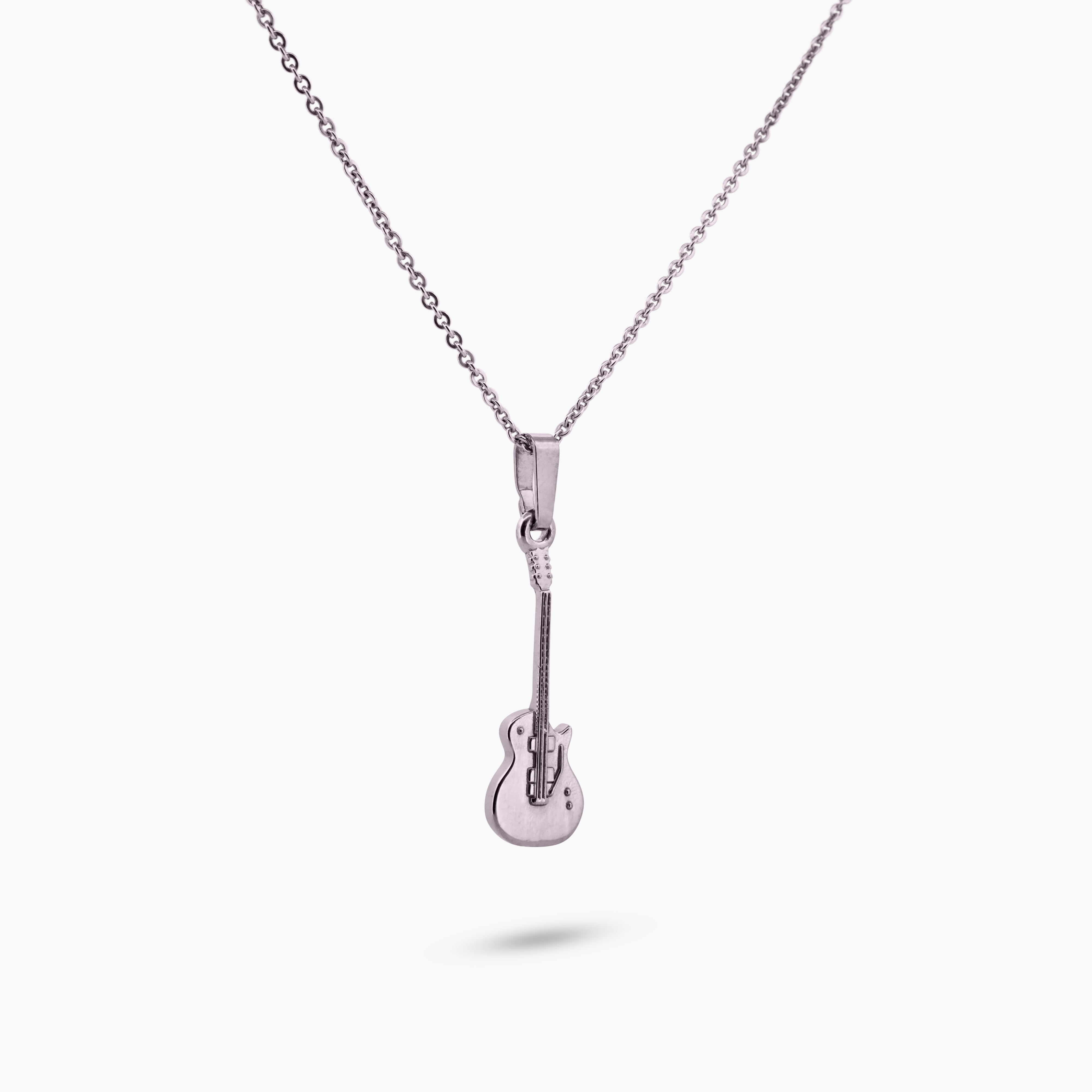 pinchme bedel gitaar hanger aan een ketting – strak en muzikaal gepresenteerd