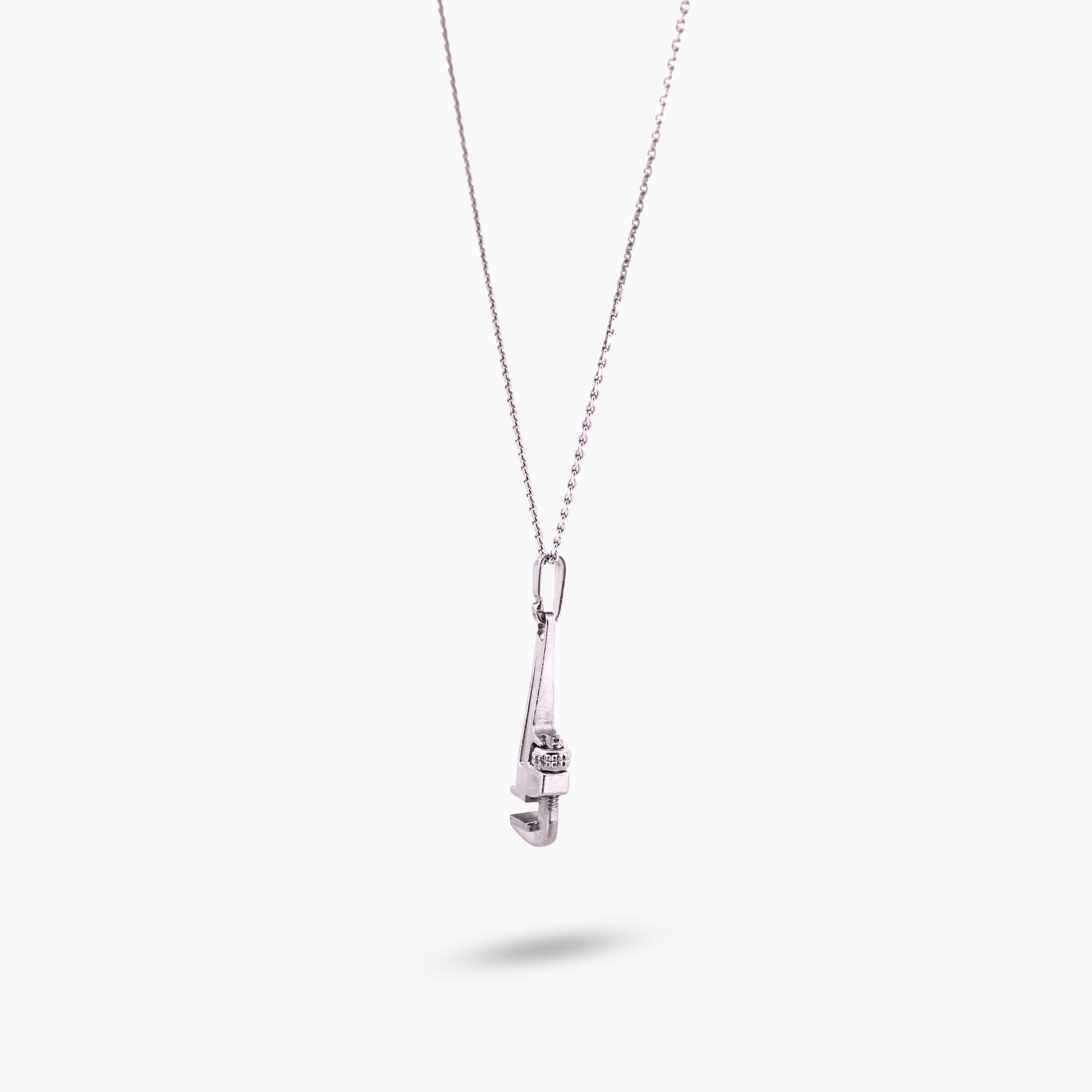 Pinchme bedel pijptang hanger aan een ketting – stoer en krachtig 